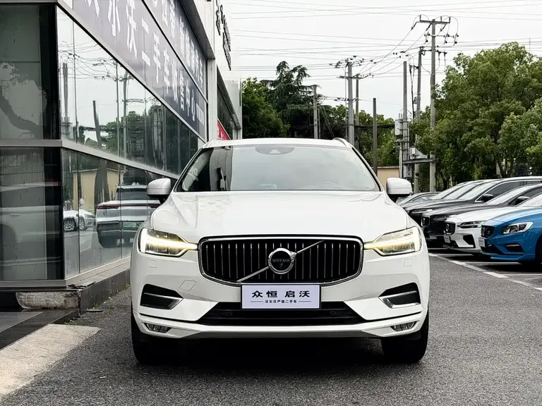 Volvo XC60 T5 4 WD Smart Grace Luxury CN-V