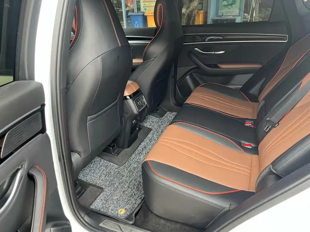 Song PLUS NEV DM-i 100 KM 4 WD Flagship PLUS