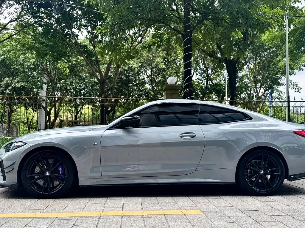 BMW 4 Series 425 i M Sport Night Package