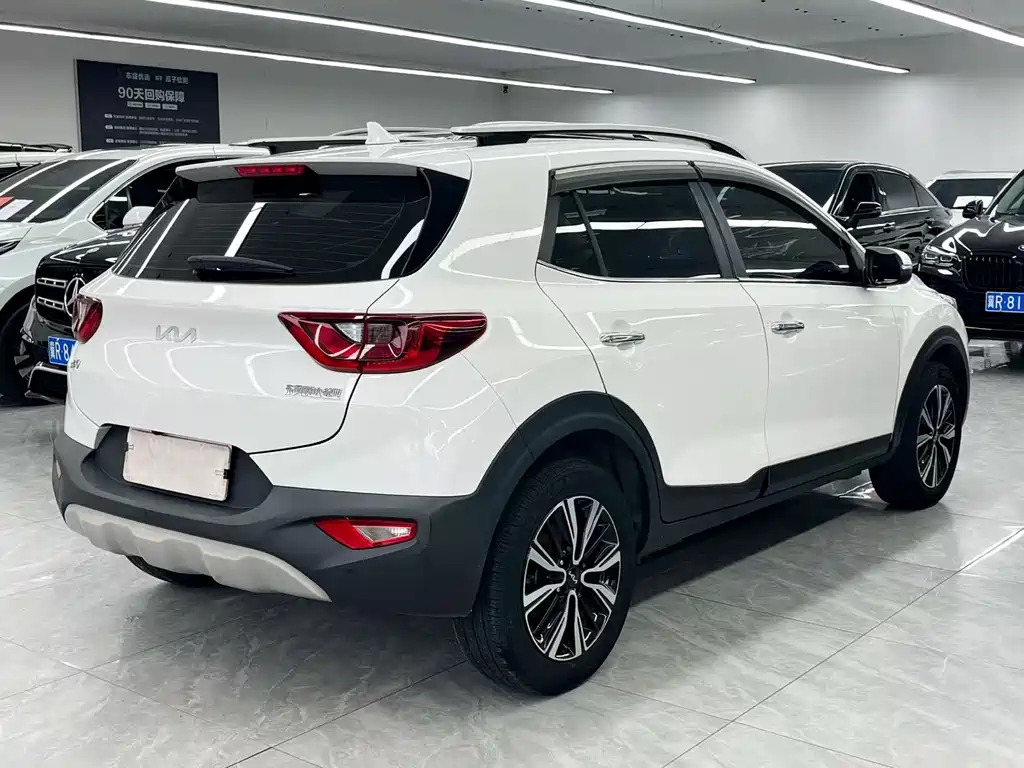 Stonic 1.4 L CVT Fun Enjoyment