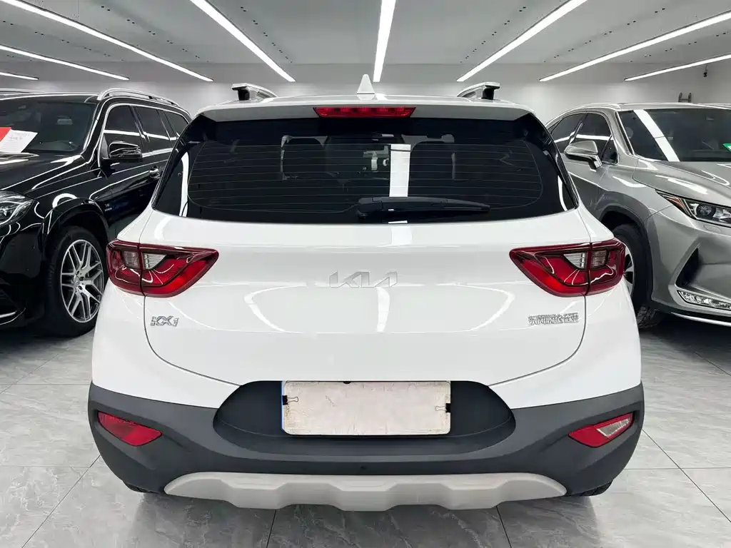 Stonic 1.4 L CVT Fun Enjoyment