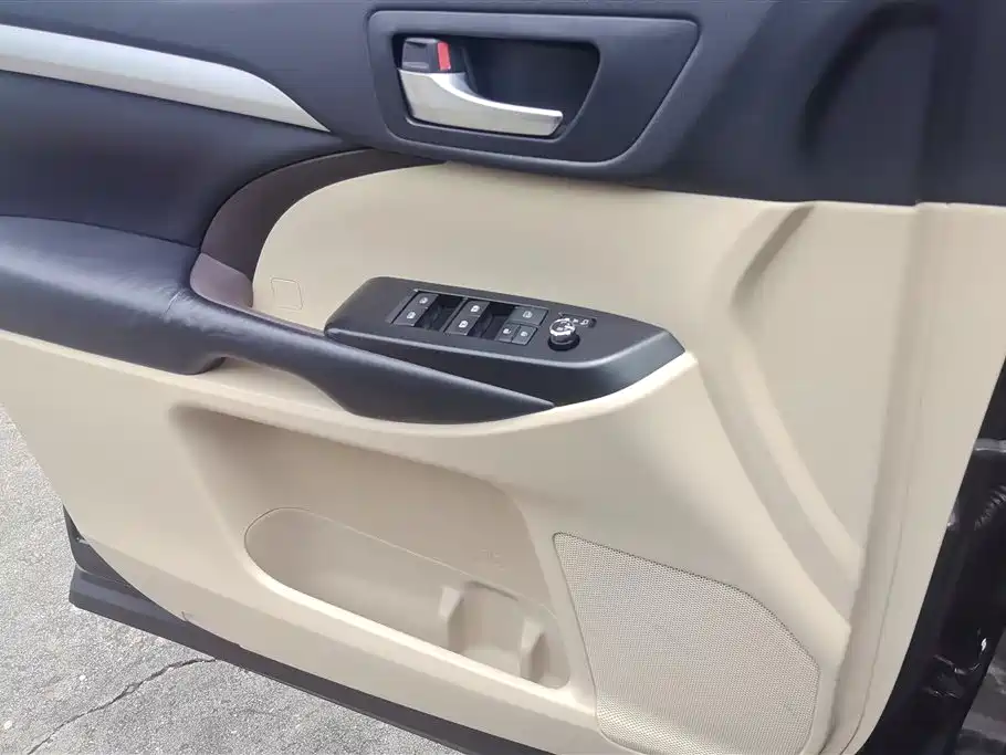 Highlander 2.0 T 4 WD Distinguished 7-seat CN-V