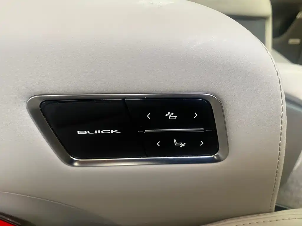 Buick GL8 LaCrosse Premium