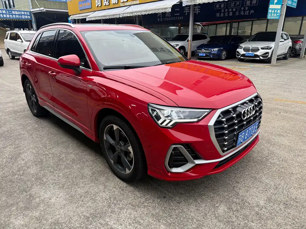 Audi Q3 35 TFSI Fashion Dynamic (1.4 T)