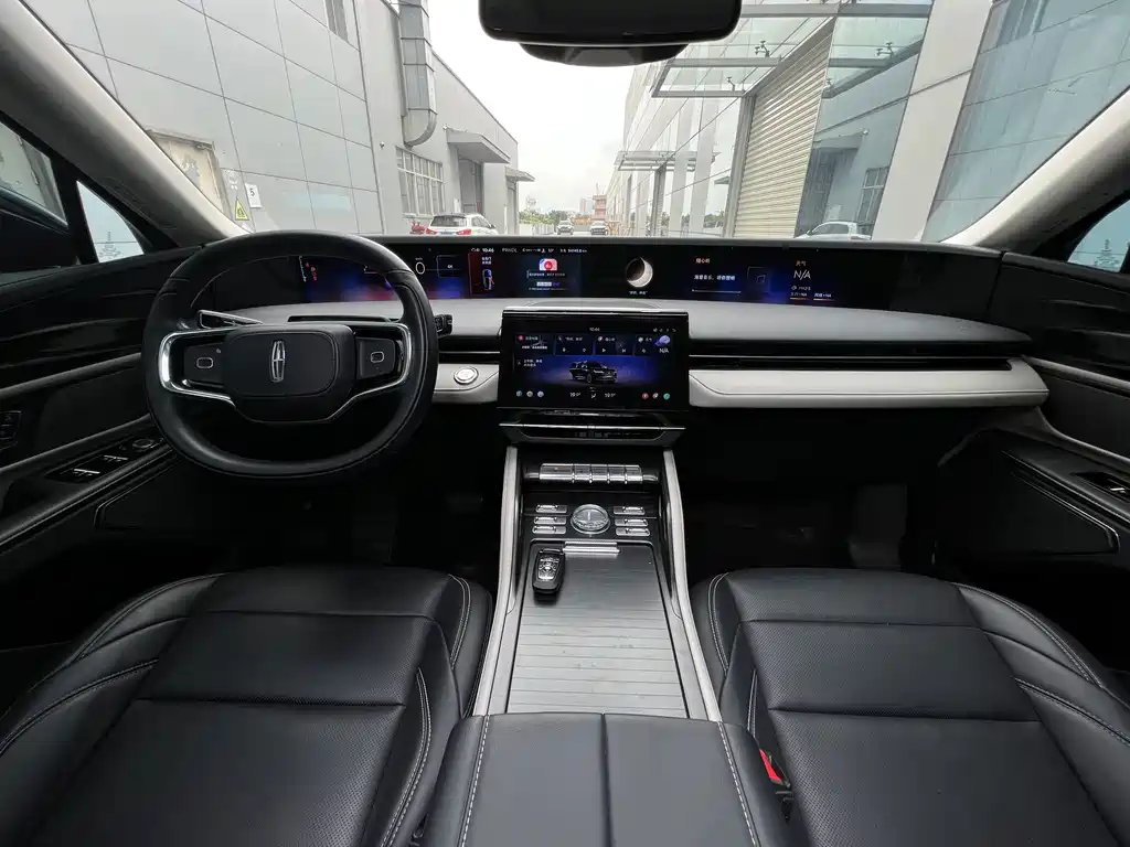 Nautilus 2.0 T 4 WD Premium