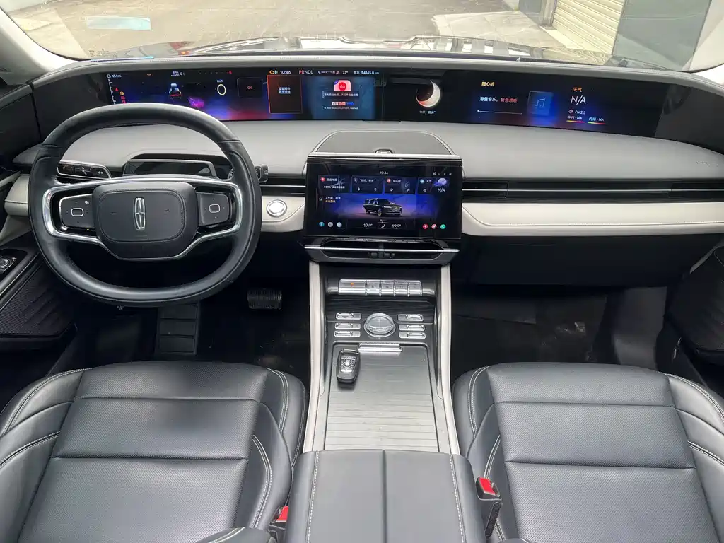 Nautilus 2.0 T 4 WD Premium