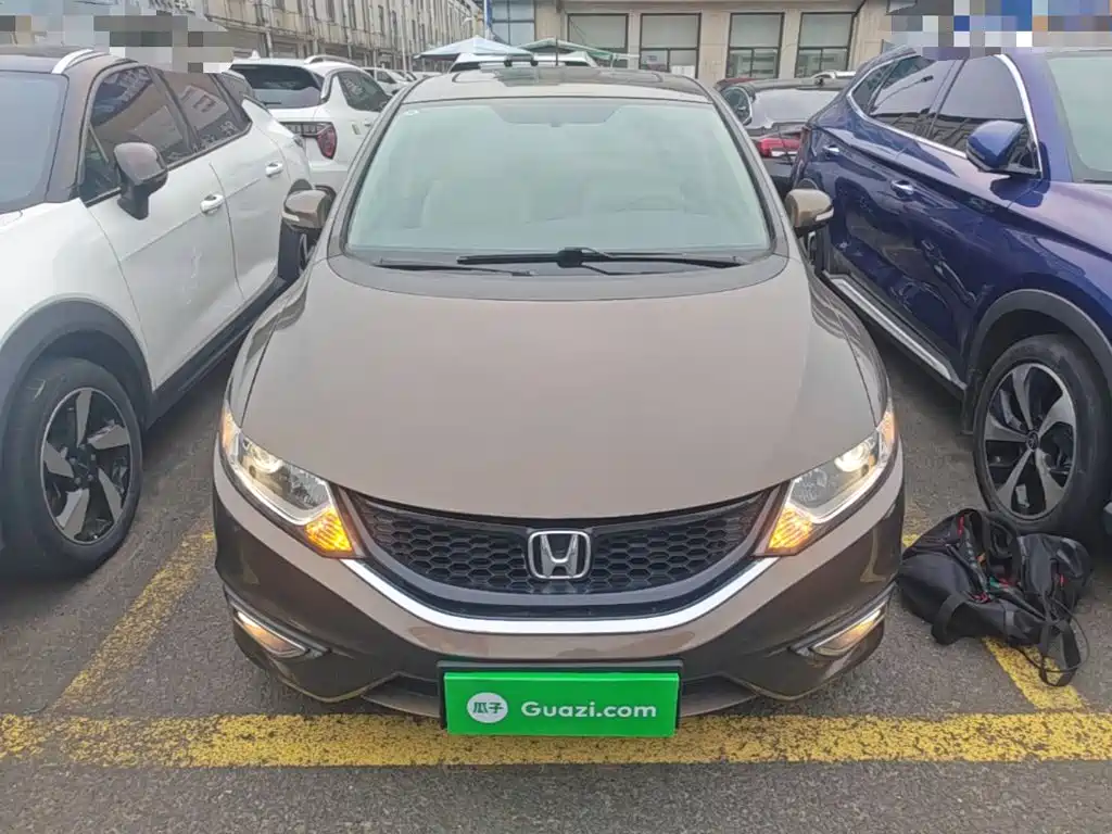 Jade 1.8 L Auto Comfort Elite 5-seat