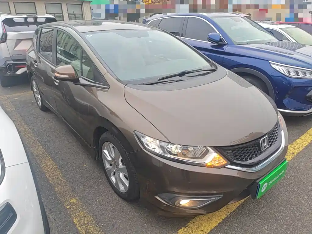 Jade 1.8 L Auto Comfort Elite 5-seat