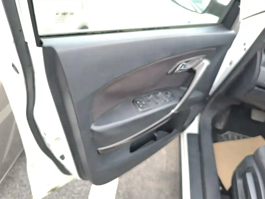 Besturn X80 2.0 L Auto Comfort