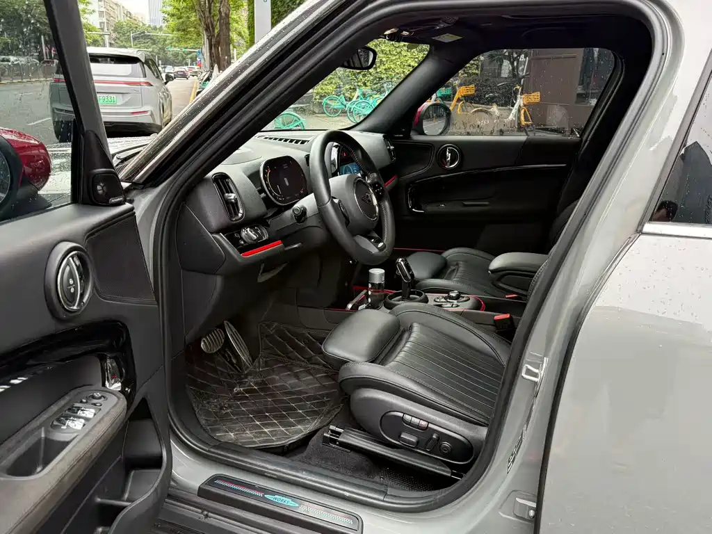 MINI JCW Countryman MINI JCW COUNTRYMAN 2023款 改款 2.0 T JOHN COOPER WORK