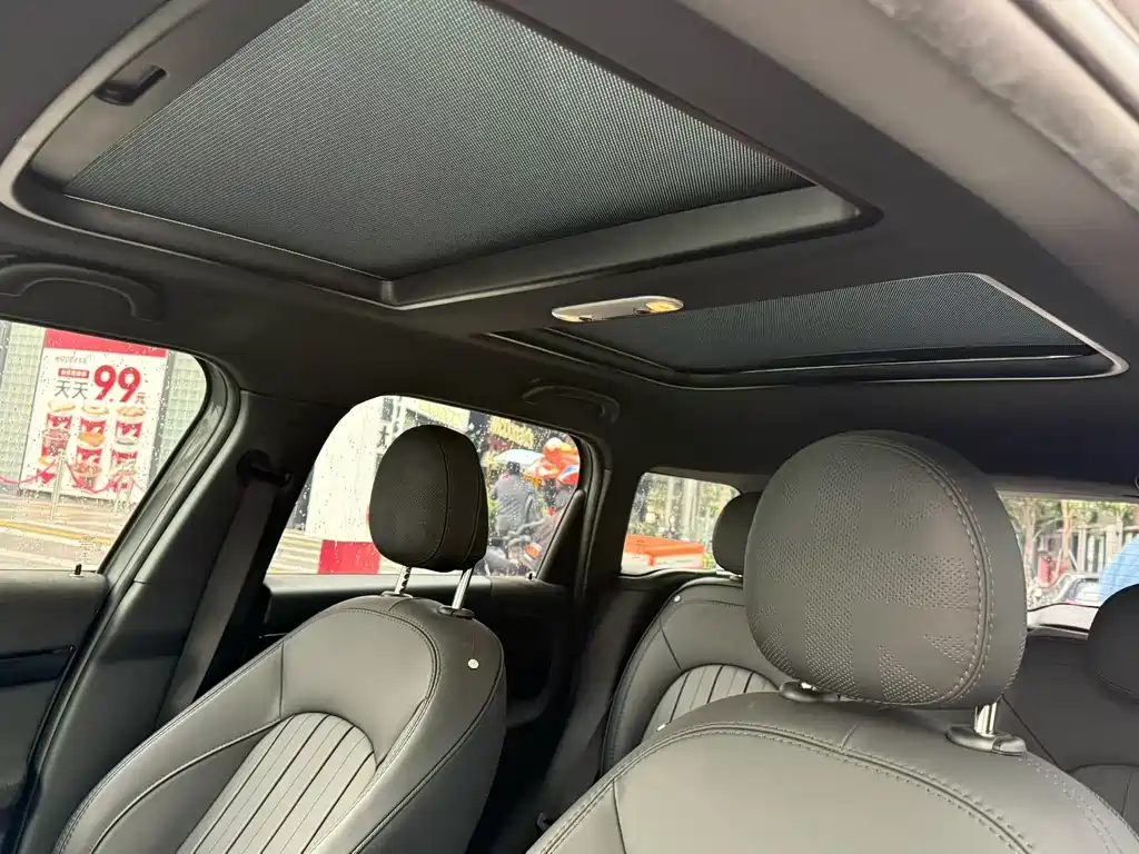 MINI JCW Countryman MINI JCW COUNTRYMAN 2023款 改款 2.0 T JOHN COOPER WORK