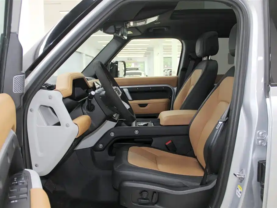 Land Rover Defender 110 3.0 T P400 X-DYNAMIC HSE