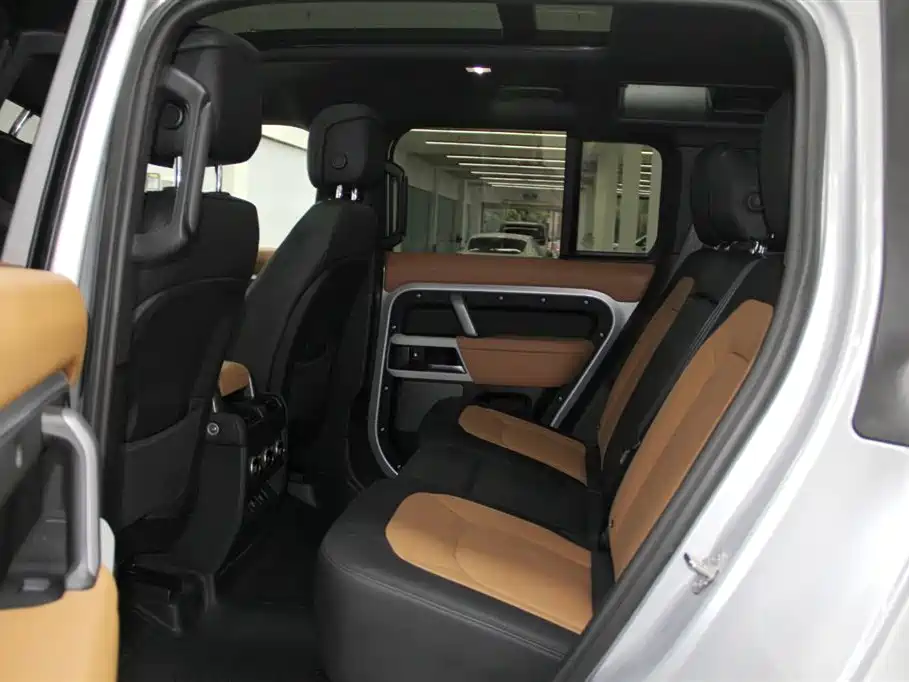 Land Rover Defender 110 3.0 T P400 X-DYNAMIC HSE