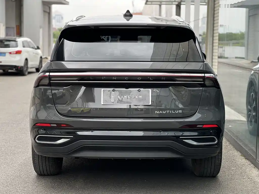 Nautilus 2.0 T 4 WD Comfort Supreme