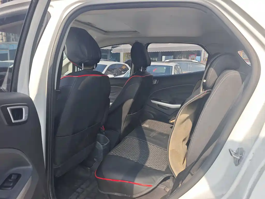 EcoSport 1.5 L Manual Distinguished