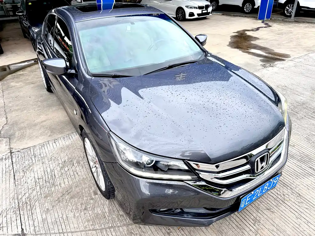Accord 2.0 L EXN Luxury Navigation