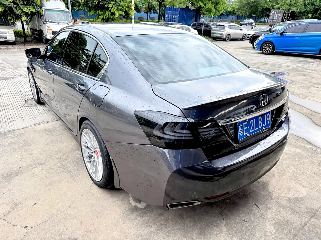 Accord 2.0 L EXN Luxury Navigation