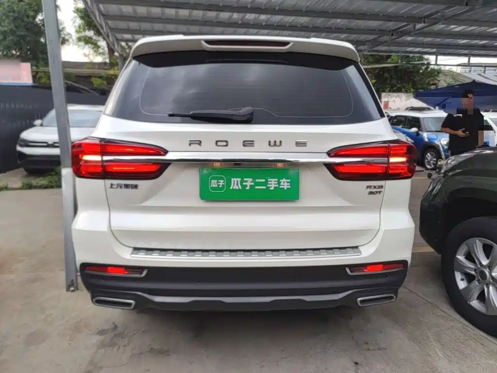 Roewe RX8 30 T Connected 2 WD Outstanding Flagship
