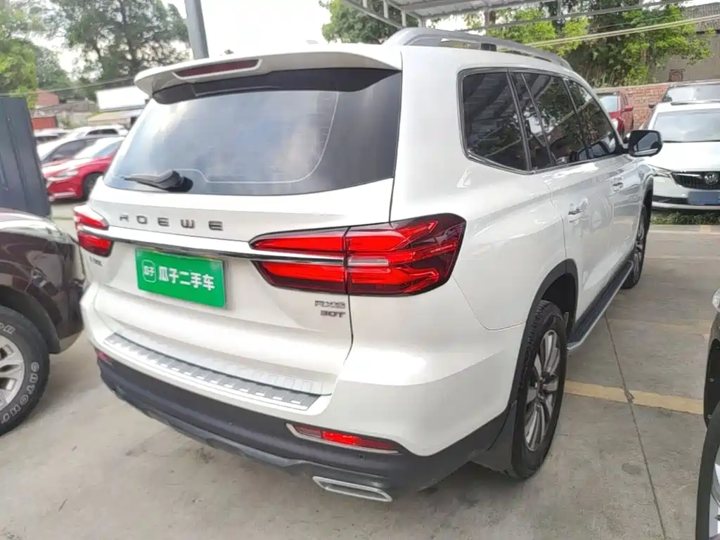 Roewe RX8 30 T Connected 2 WD Outstanding Flagship