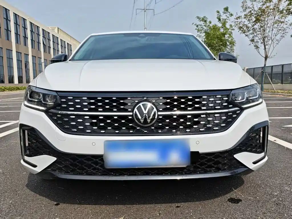 Lavida 300 TSI DSG Starry Sky Leading