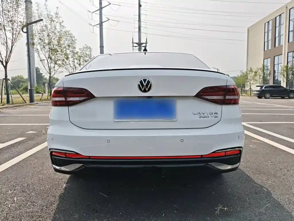 Lavida 300 TSI DSG Starry Sky Leading