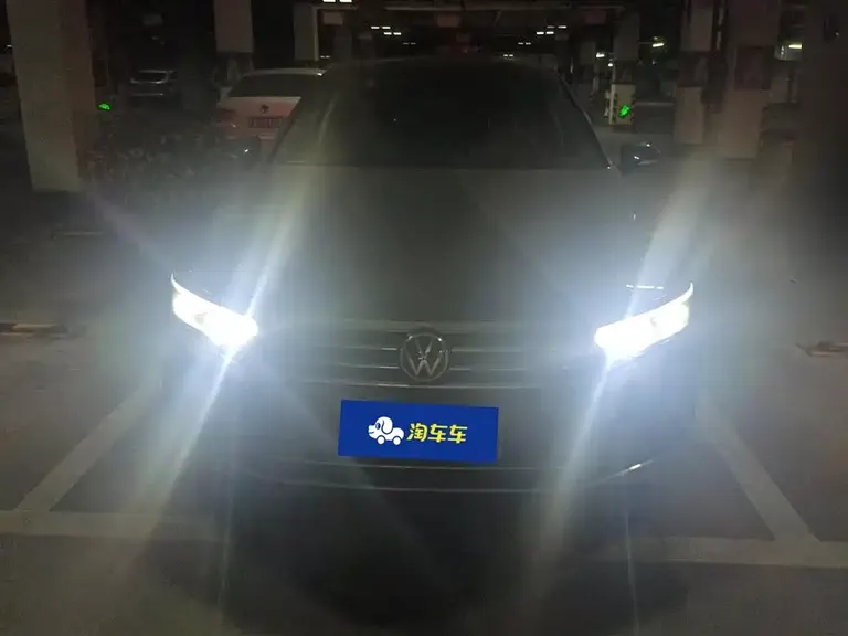 Volkswagen Magotan 380 TSI DSG Luxury