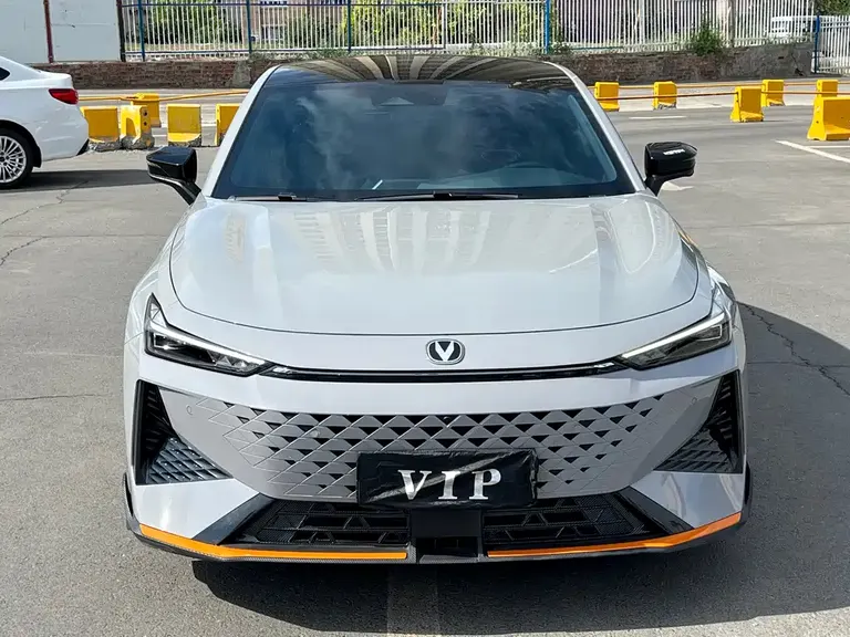Changan UNI-V 1.5 T Distinguished Sport