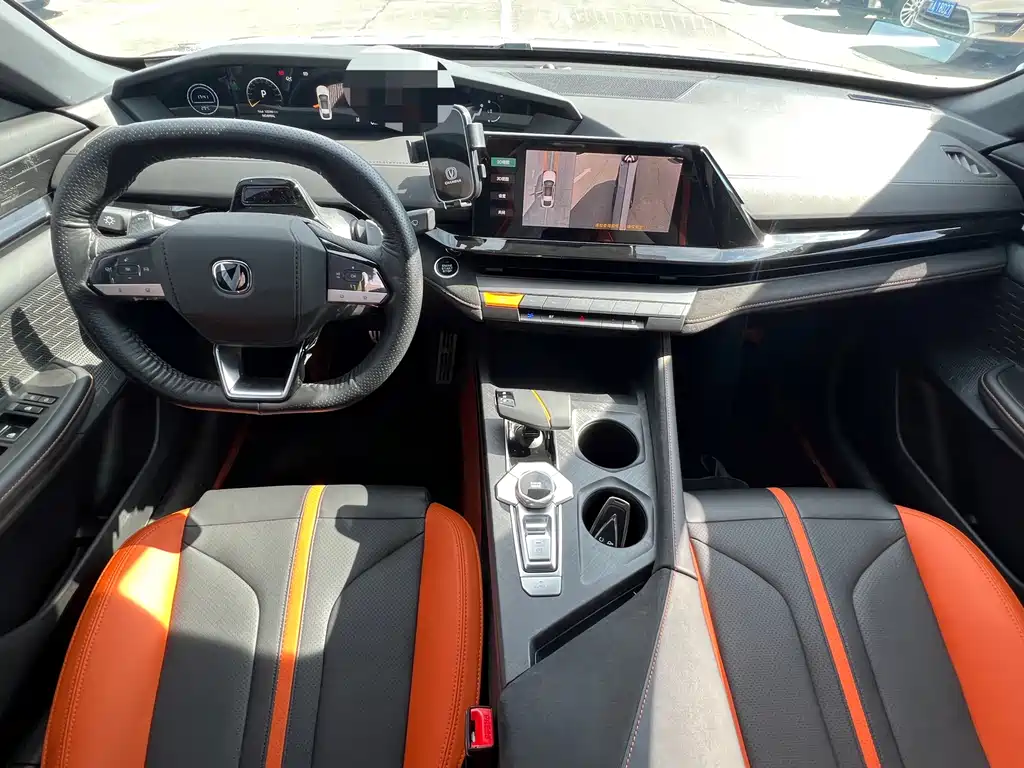 Changan UNI-V 1.5 T Distinguished Sport