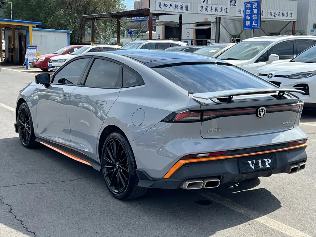 Changan UNI-V 1.5 T Distinguished Sport