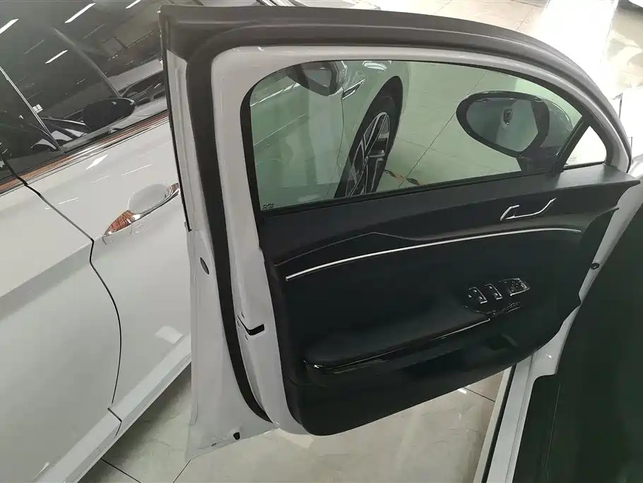 Kia K5 380 T GT-Line Refreshed