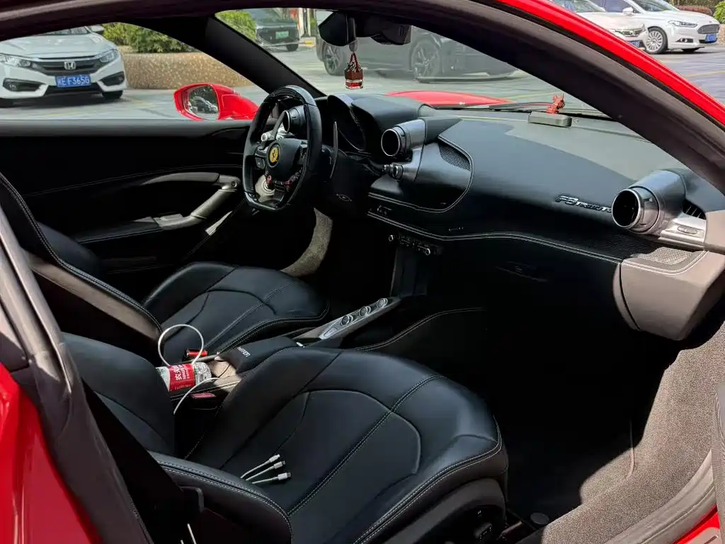 Ferrari F8 Tributo 3.9 T V8