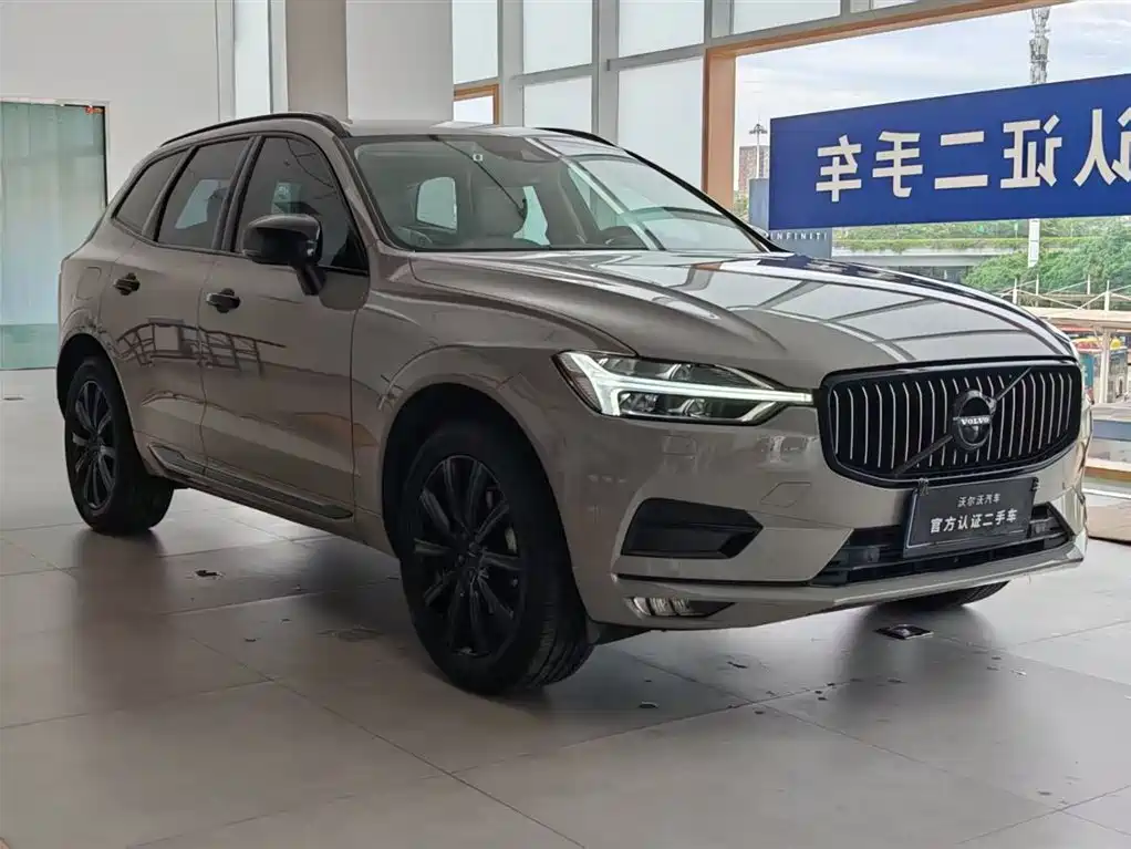 Volvo XC60 T5 4 WD Smart Grace Luxury CN-V