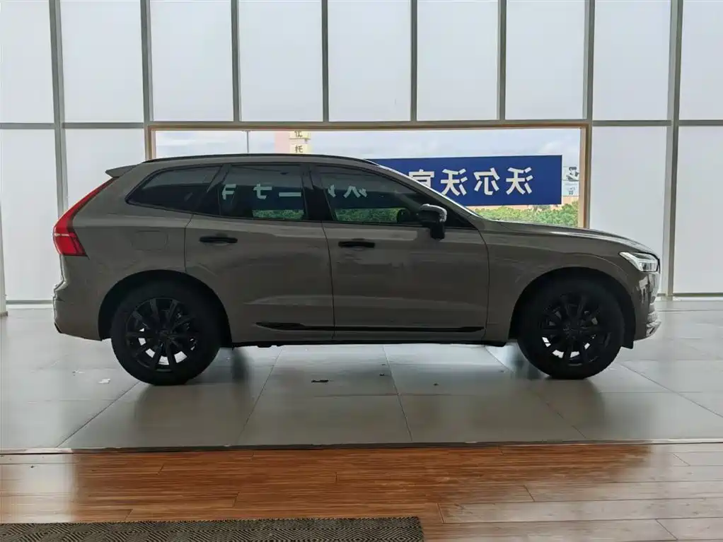 Volvo XC60 T5 4 WD Smart Grace Luxury CN-V