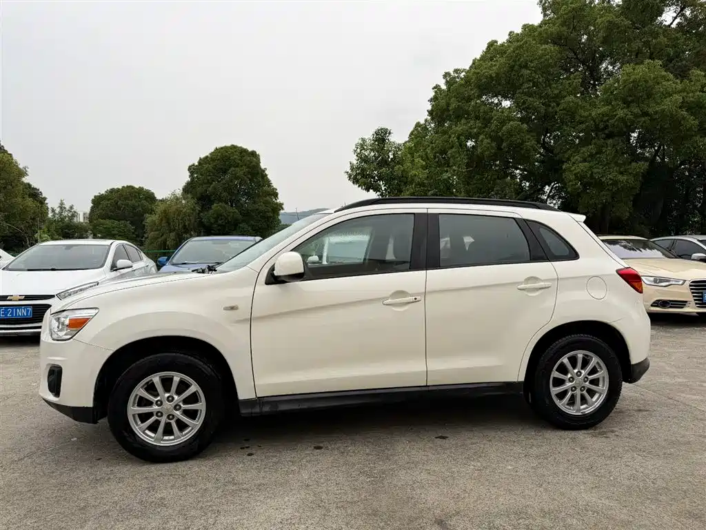 ASX 2.0 L CVT 2 WD Elite