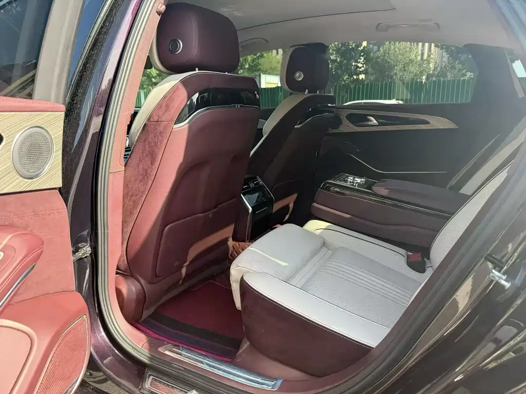 Hongqi H9 2.0 T Connected Flagship