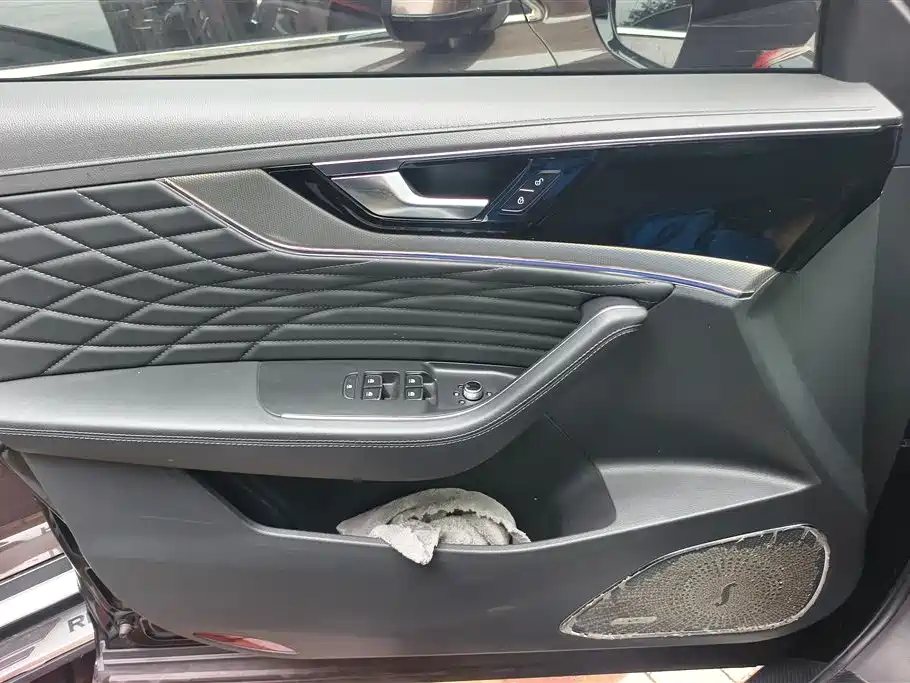 Hongqi HS5 2.0 T Connected Flagship Enjoyment Shopping