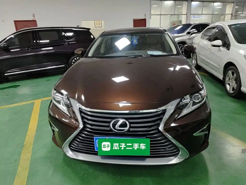 Lexus ES 200 Elite