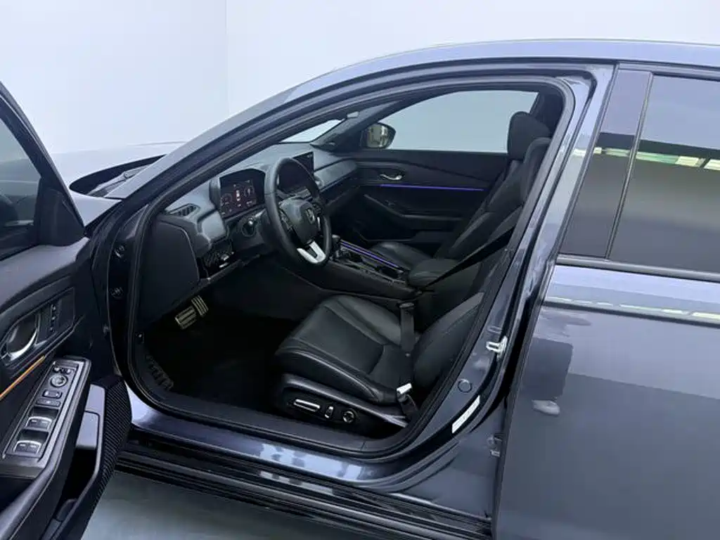 Accord 260 TURBO Flagship