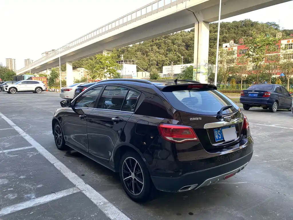 Emgrand 帝豪 2015款 两厢RS 1.5 L CVT向上版