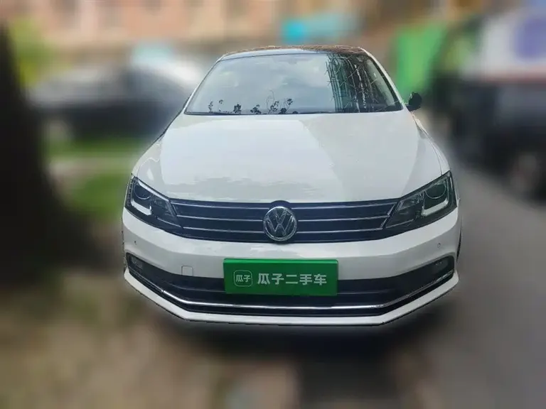 Volkswagen Sagitar 280 TSI DSG Luxury