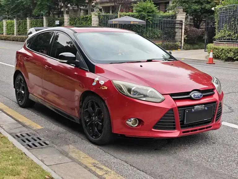 Ford Focus Hatchback 2.0 L Auto Luxury Sport