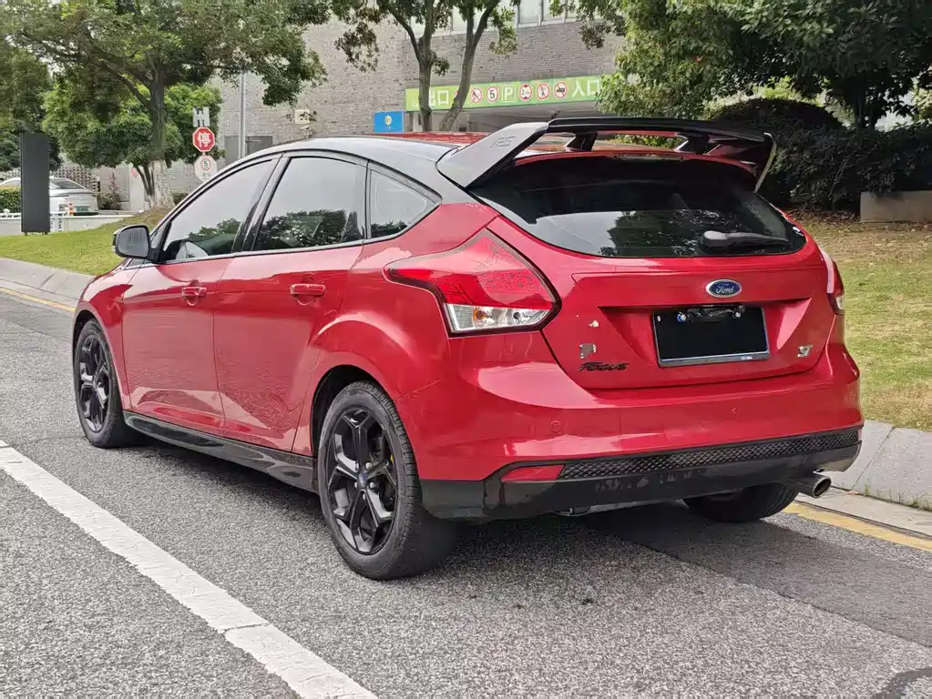 Focus Hatchback 2.0 L Auto Luxury Sport