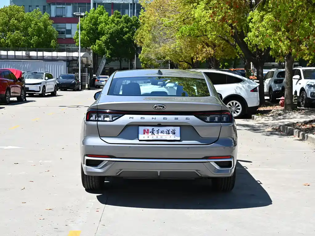 Mondeo 2.0 T EcoBoost Luxury