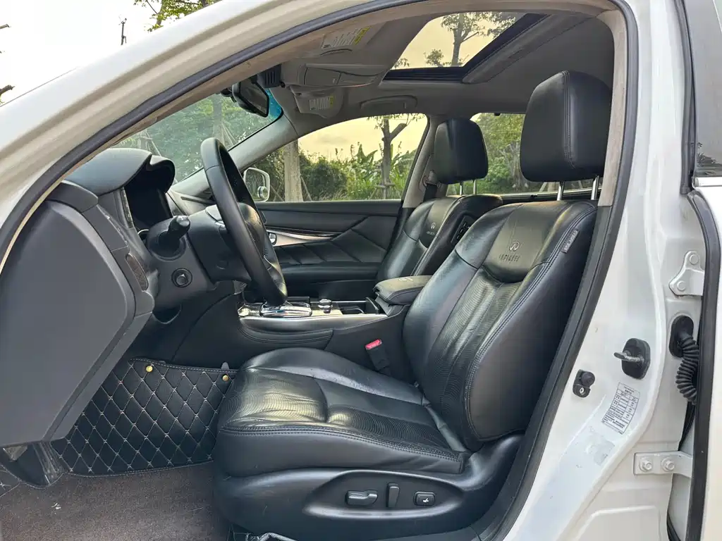 Infiniti M Series 英菲尼迪M系 2012款 M25 L 雅致版