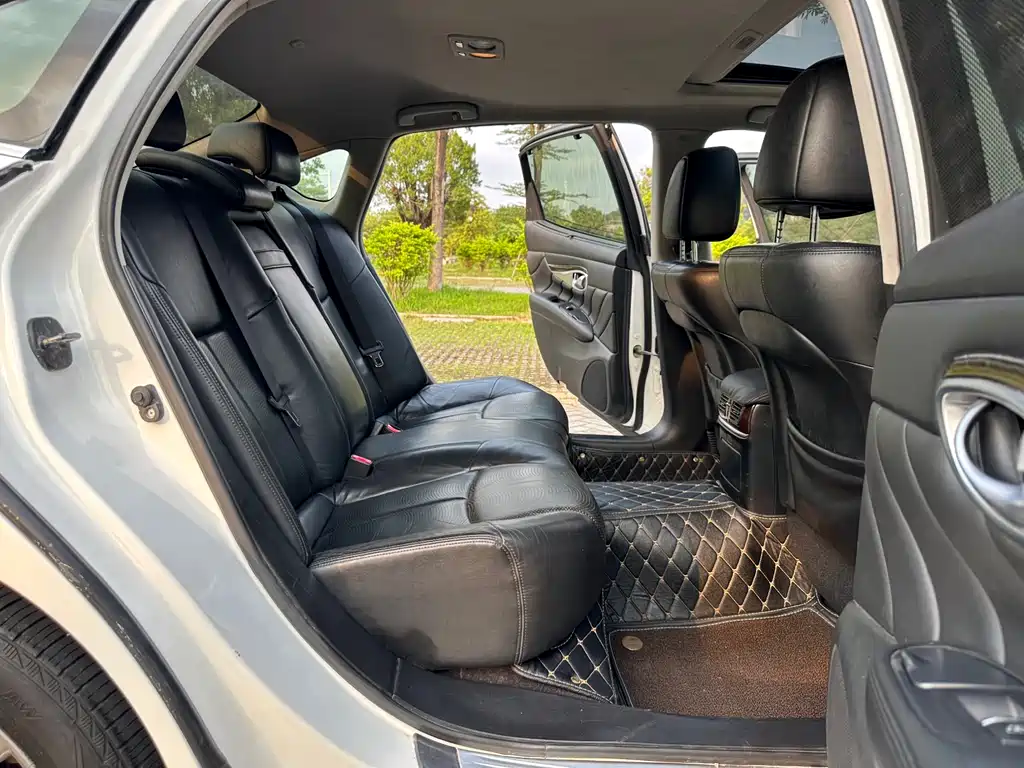 Infiniti M Series 英菲尼迪M系 2012款 M25 L 雅致版