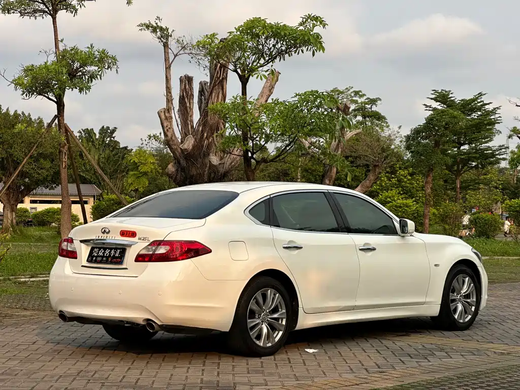 Infiniti M Series 英菲尼迪M系 2012款 M25 L 雅致版