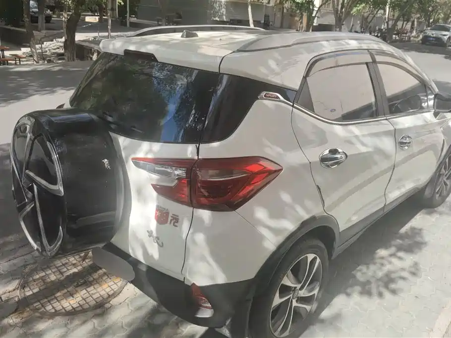 Yuan 1.5 L Manual Distinguished