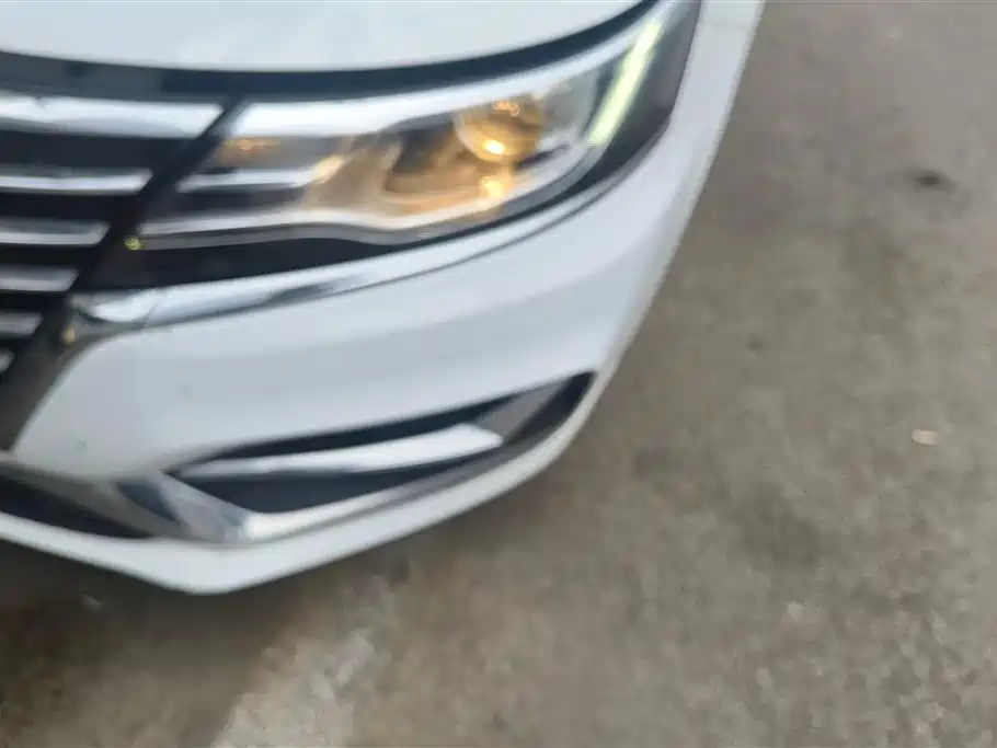 Roewe i6 Classic PLUS 1.6 L CVT 4 G Connected Flagship Bravo