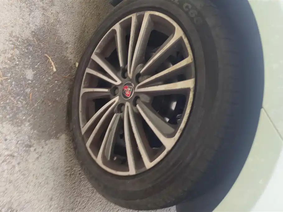 Roewe i6 Classic PLUS 1.6 L CVT 4 G Connected Flagship Bravo