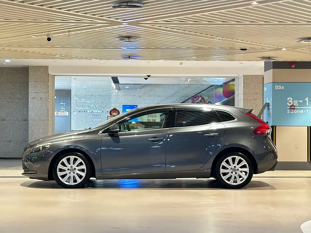 Volvo V40 2.0 T Smart Grace
